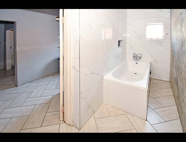 5 BEDROOM APARTMENT FOR SALE IN HIGHLANDS NORTH